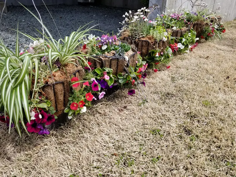 花が添えられたヨーロッパの住宅 こんな家が建てたい 家づくりを通じて見えないものを観たい岩手の住宅屋のぼや記