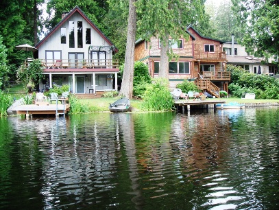 湖畔の家の画像